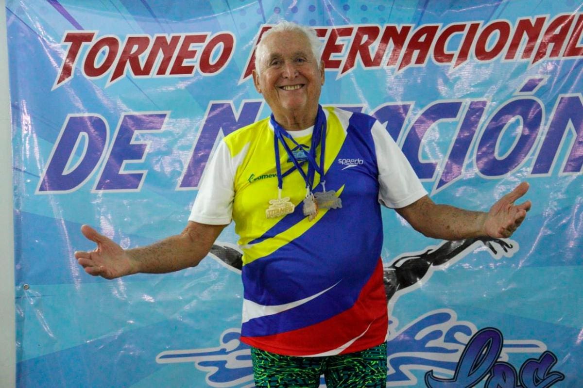 Dionisio Osorio obtuvo cinco oros en Máster de Natación