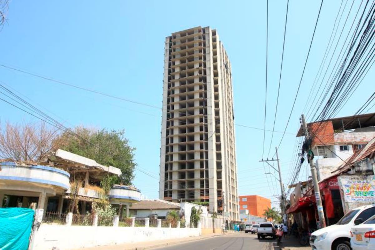 Tras toma de posesión del predio, se inicia el desmonte de Aquarela