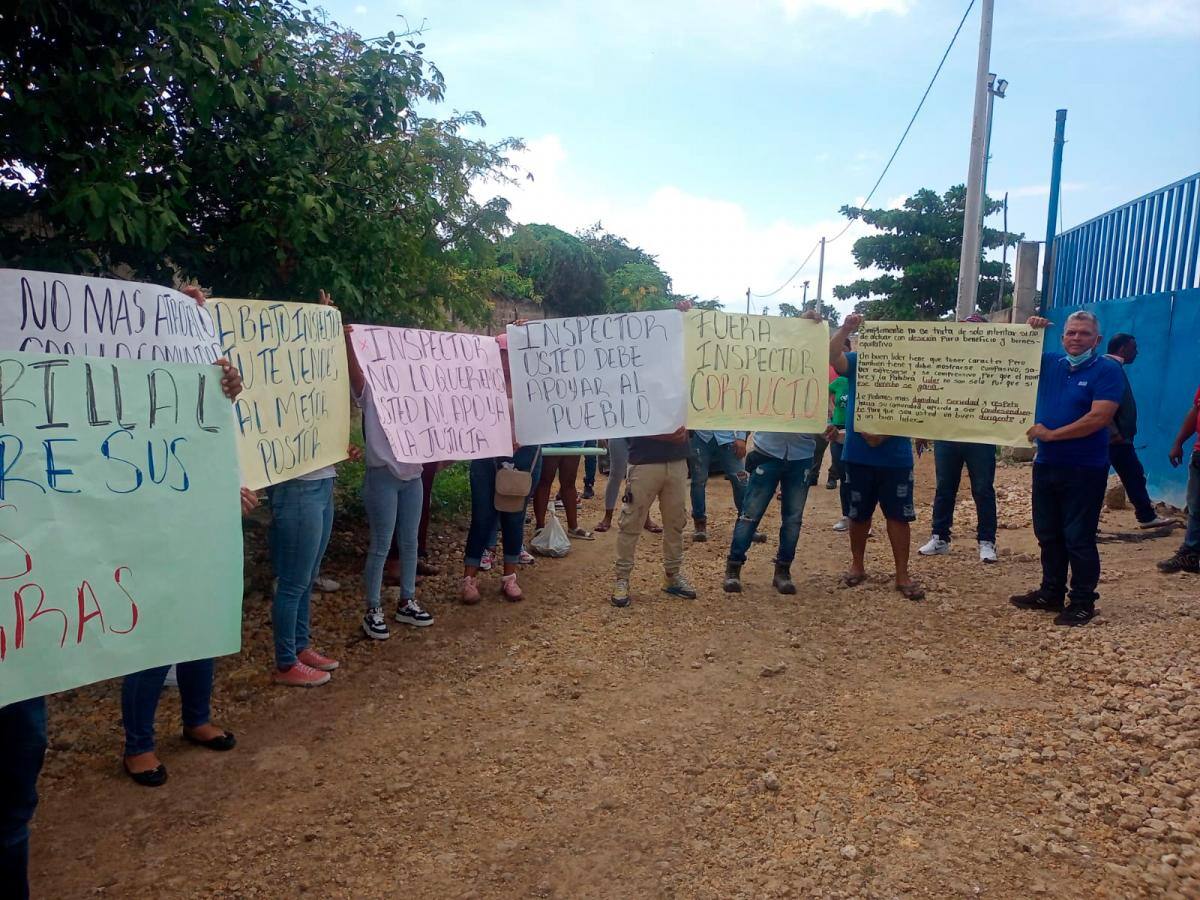 Las familias piden que no las desalojen de los terrenos donde viven en Membrillal.