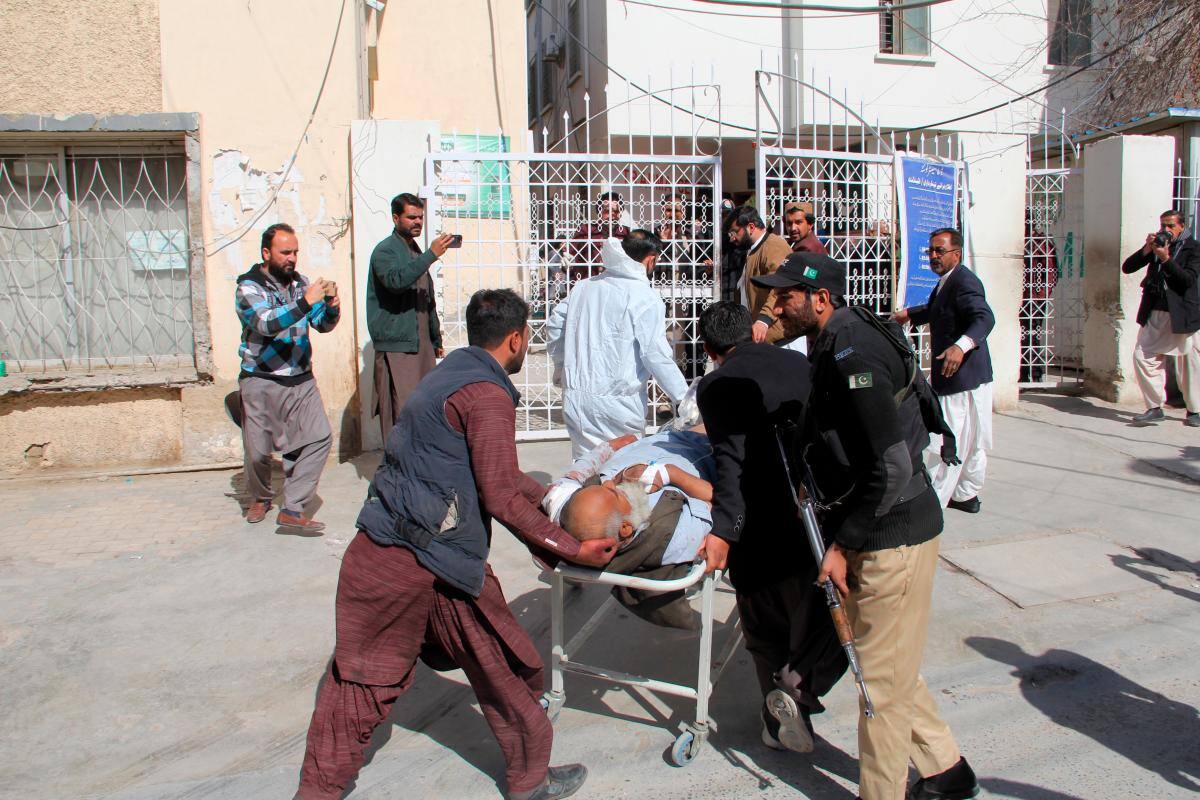 26 muertos en ataques a oficinas políticas antes de las elecciones en Pakistán