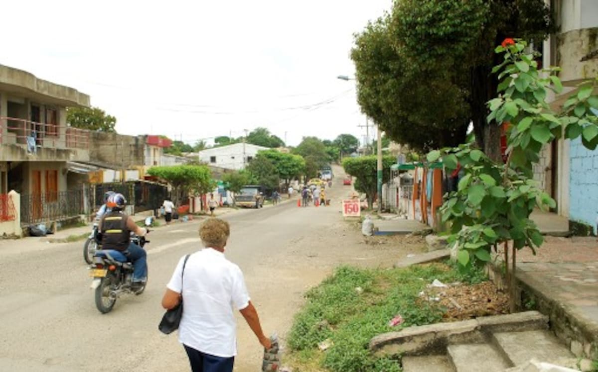 La vía principal necesita un arreglo definitivo