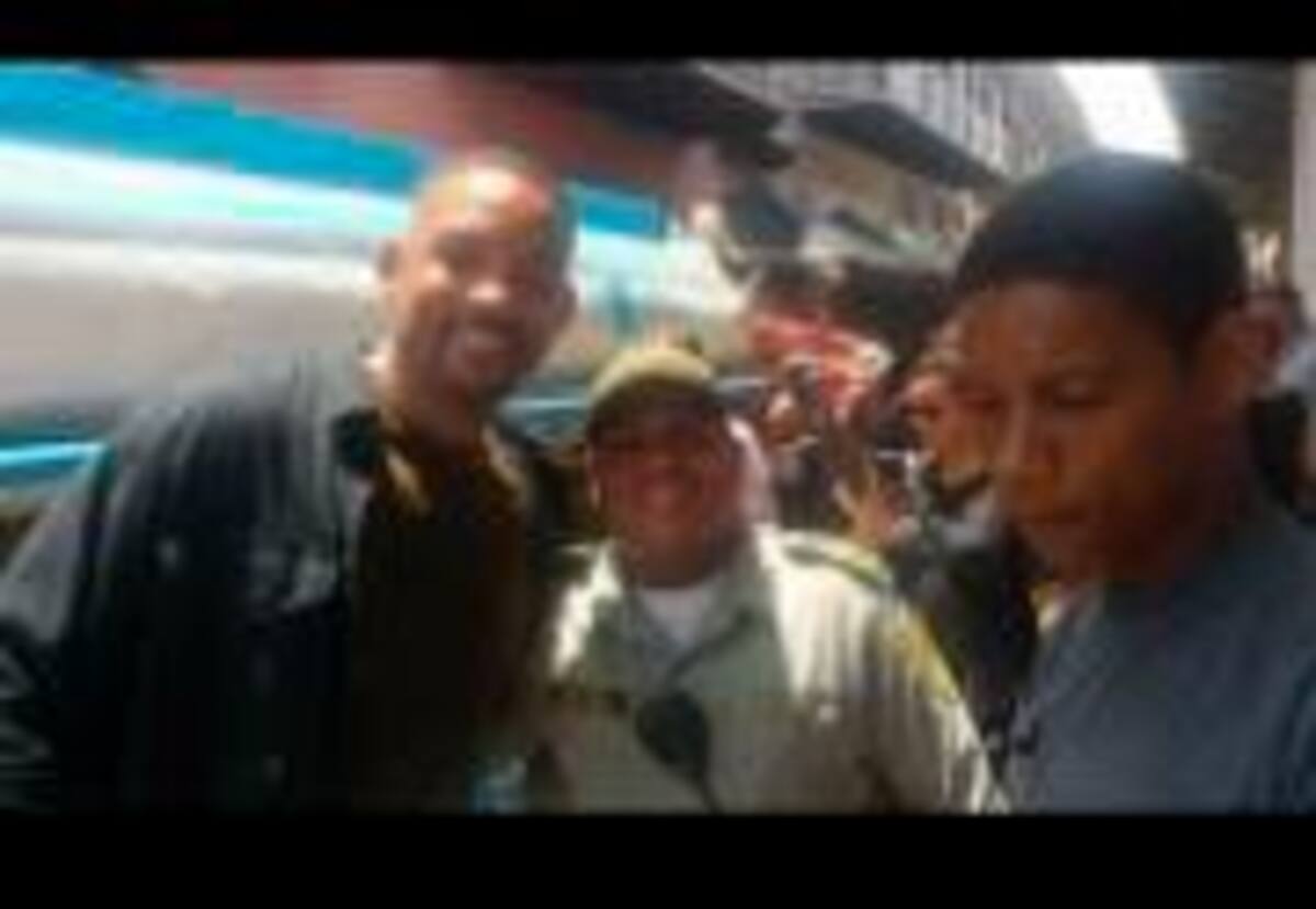 Patrullero Muñoz junto a Will Smith.