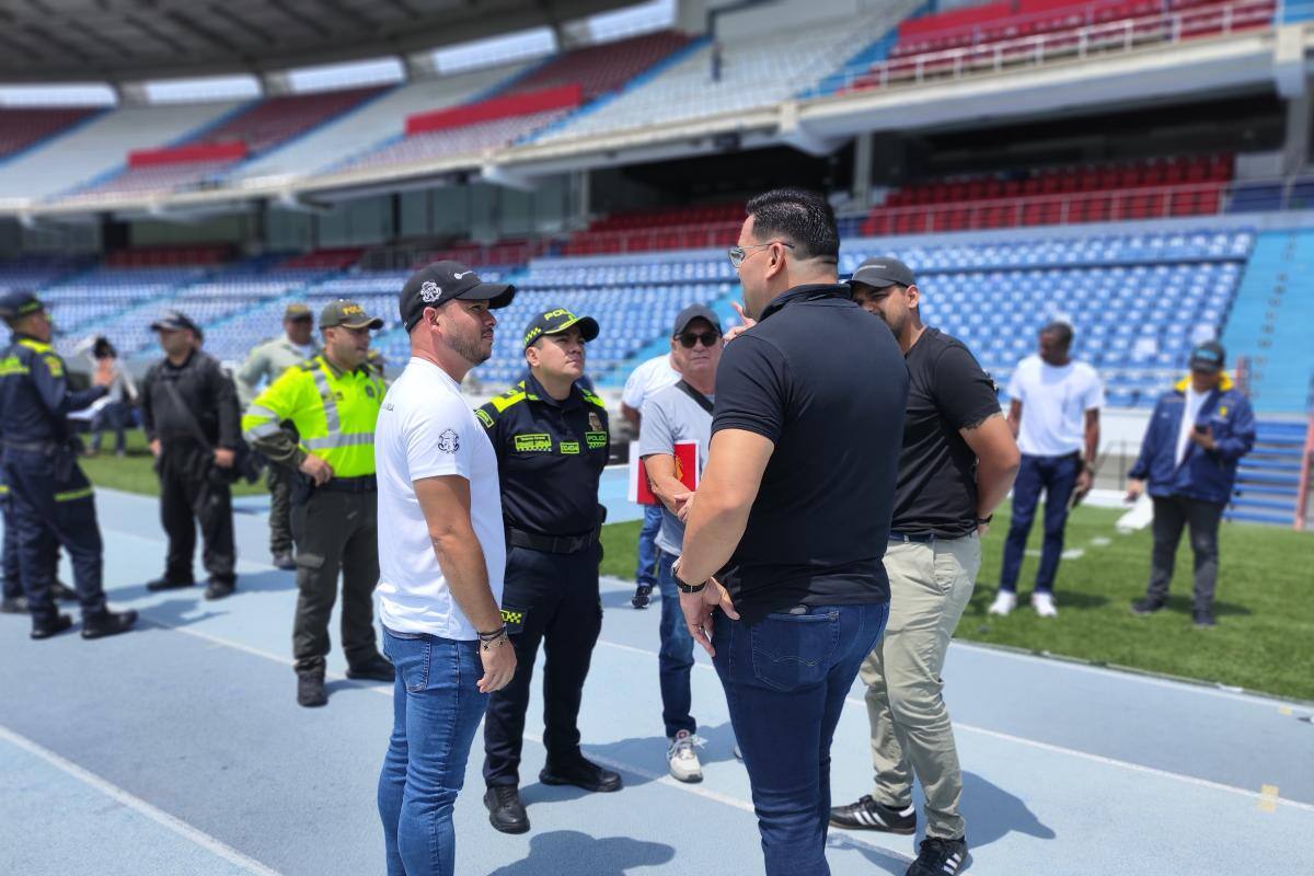 800 policías para la seguridad del partido Junior-Universitario del Perú