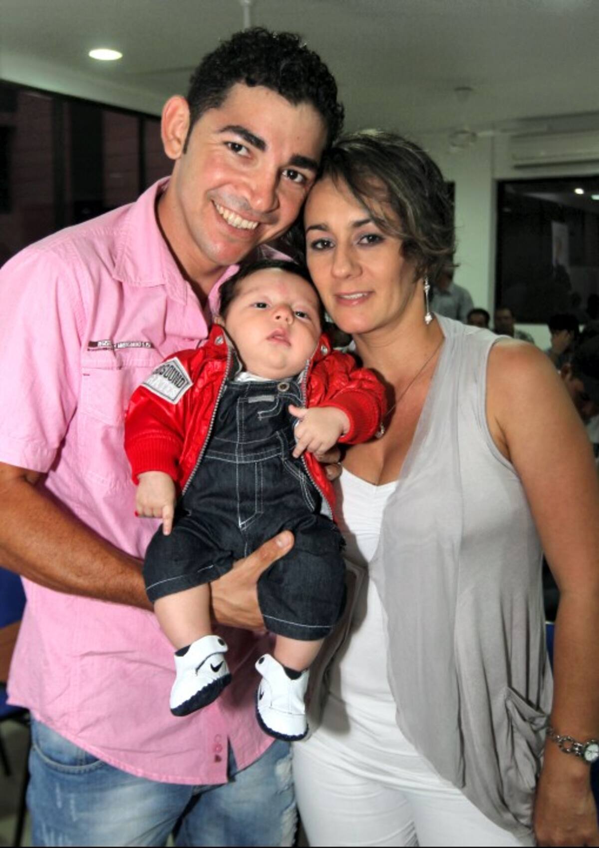 José Serpa, su esposa Olinda Pineda y su hijo Matías. Aroldo Mestre