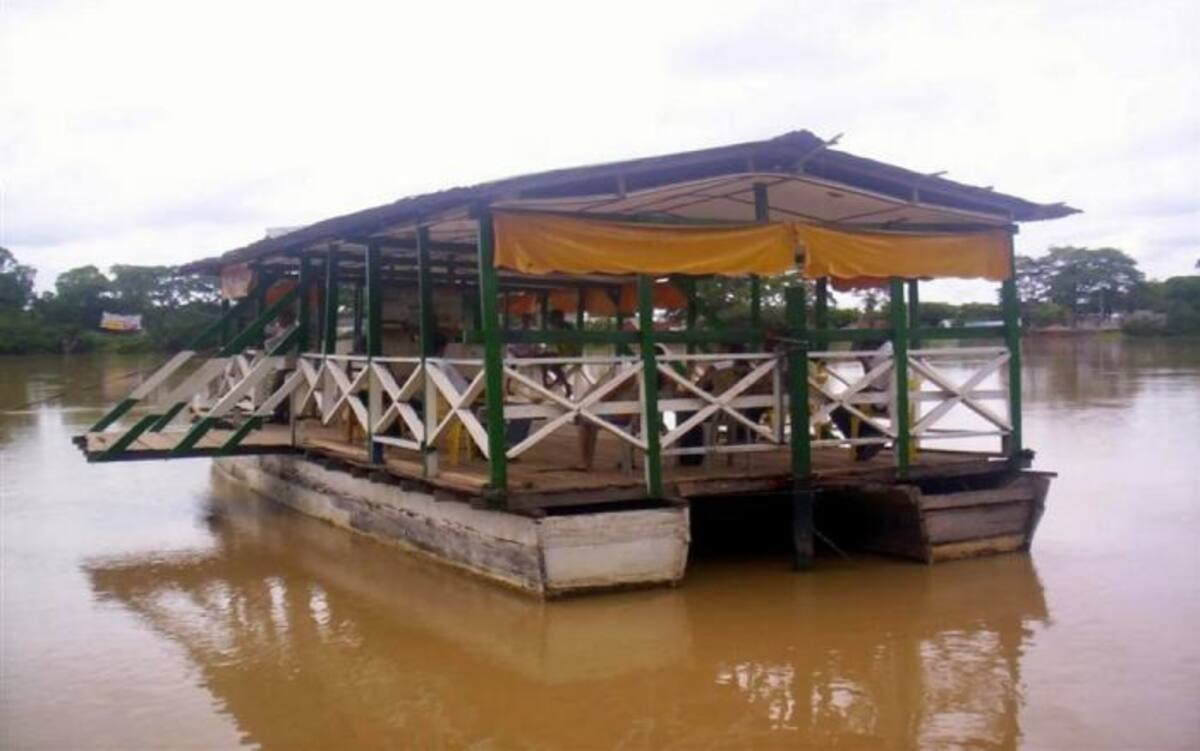 Los planchones de Montería están paralizados por creciente. cortesía