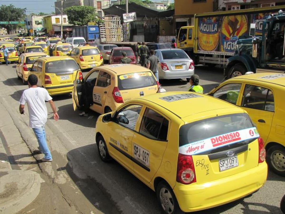 El presidente del sindicato de taxistas habló de abuso de autoridad durante la movilización del jueves. Julio Castaño