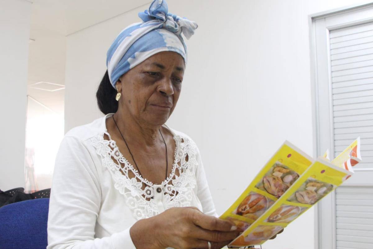 La seño Lina, una mujer ‘casada’ con la cultura afro