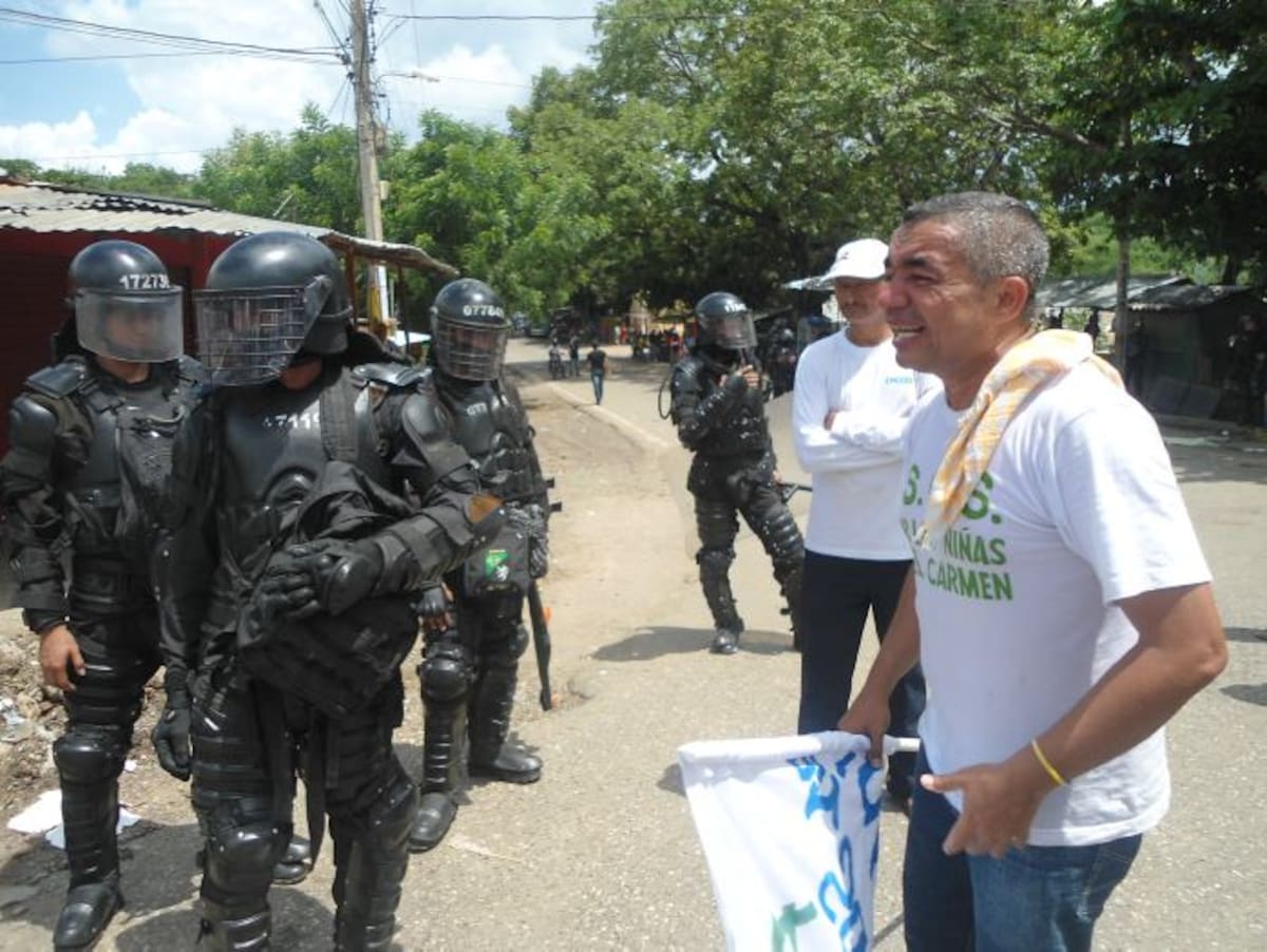 El Esmad terminó con el bloqueo en horas de la tarde. Los padres exigen una respuesta. Lila Leyva/ El Universal