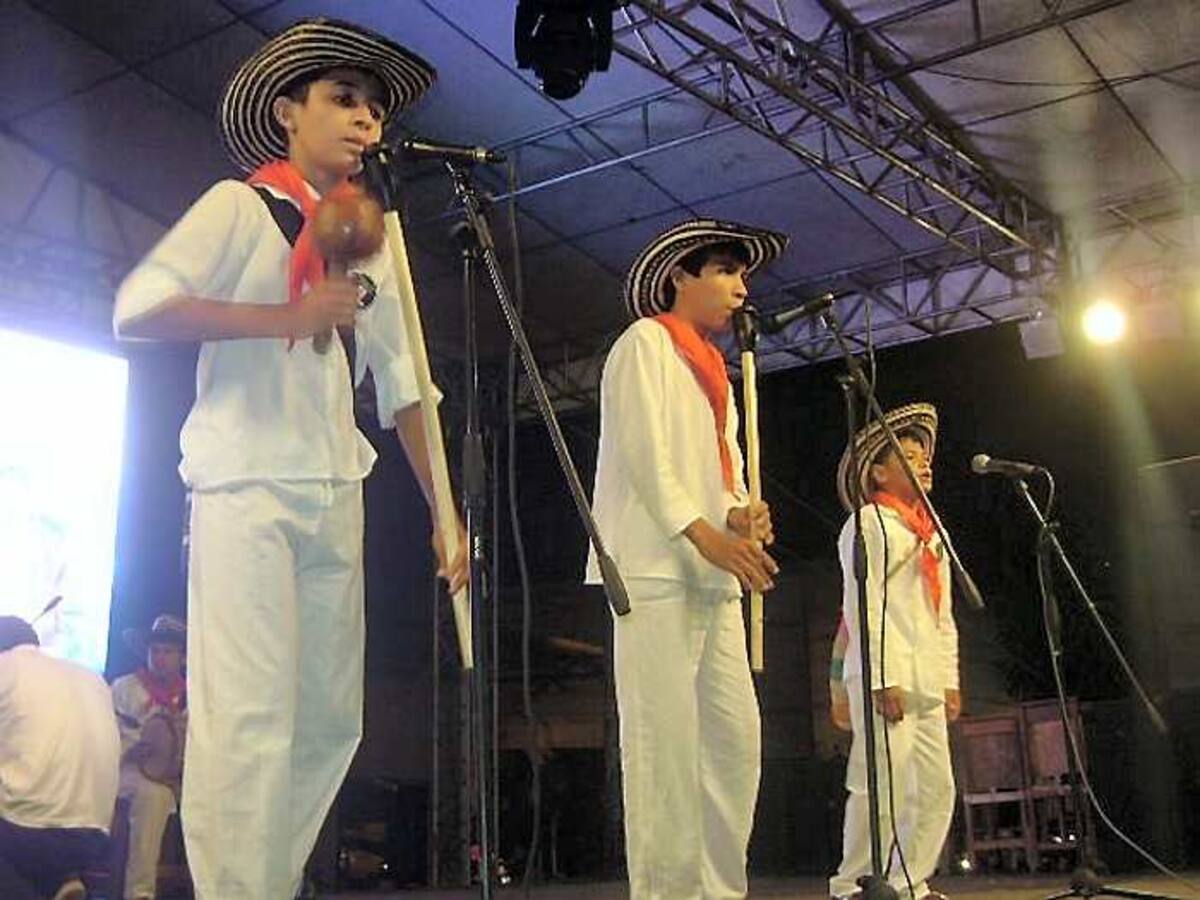 Los niños de la Escuela de Formación Musical de Gaitas de Ovejas.