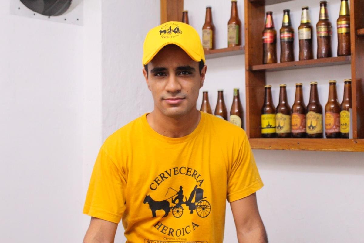 Joven crea fábrica de cerveza en Cartagena