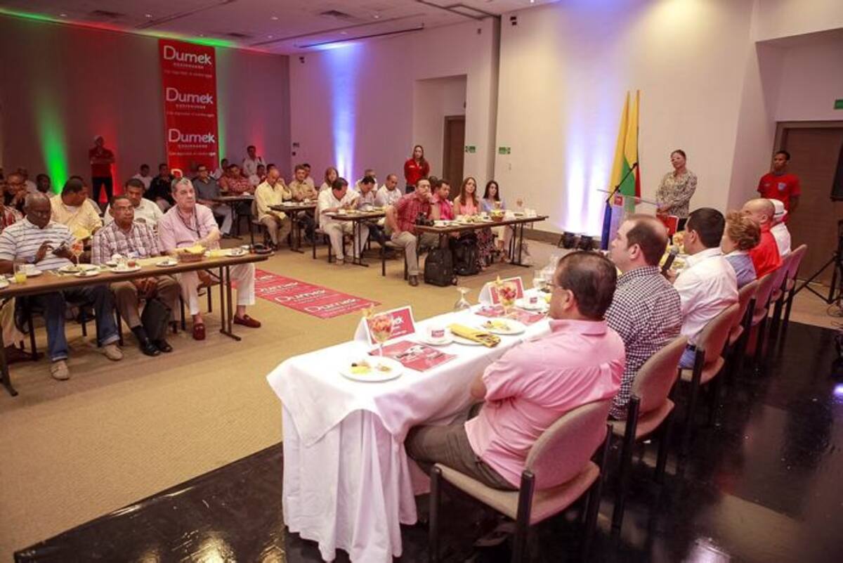 Dumek Turbay, precandidato liberal a la Gobernación, habló ante medios. Julio Castaño.