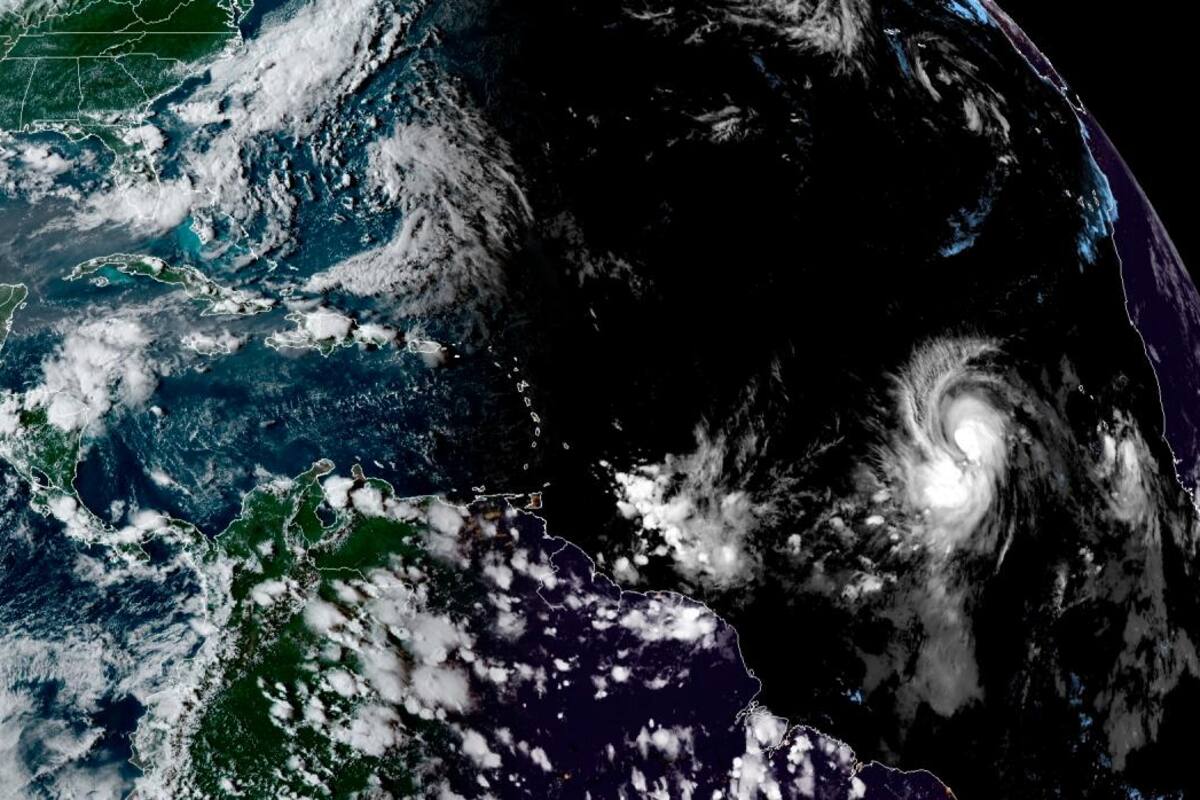 Huracán Larry amenaza con fuertes olas a las Antillas Menores