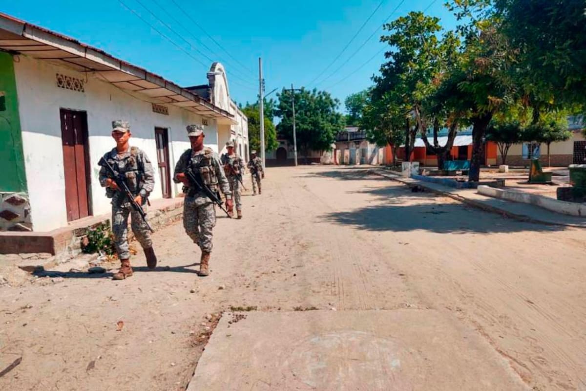 El terror y las amenazas vuelven a El Salado 21 años después de la masacre