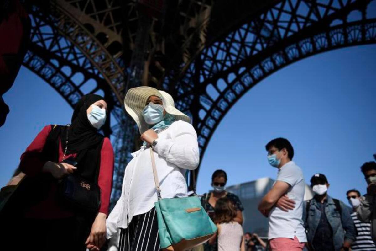 Francia quita la mascarilla en la calle y adelanta el fin del toque de queda