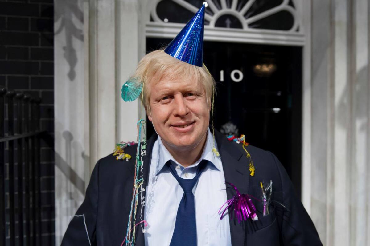 Policía de Londres investiga fiestas en oficina de Johnson