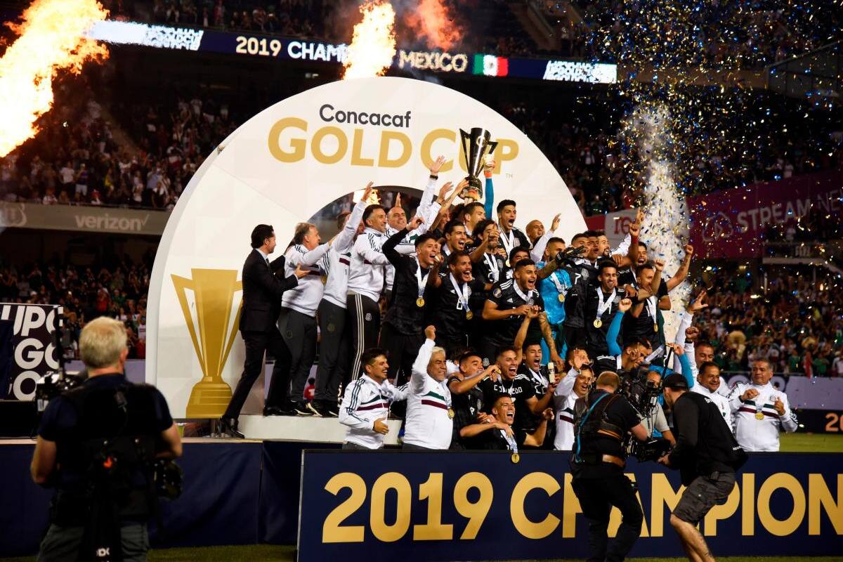México vence 1-0 a EEUU con gol de dos Santos y es campeón