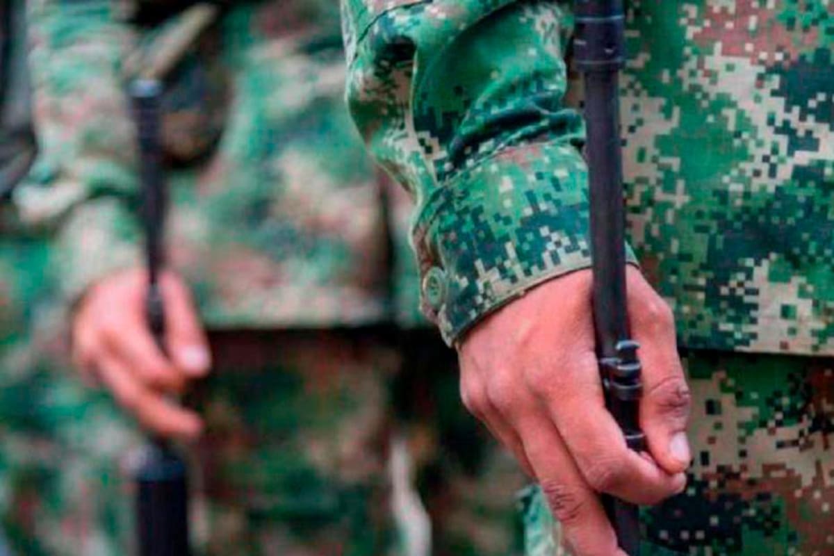 Petro firma gratuidad para incorporación al Ejército, Armada y Policía