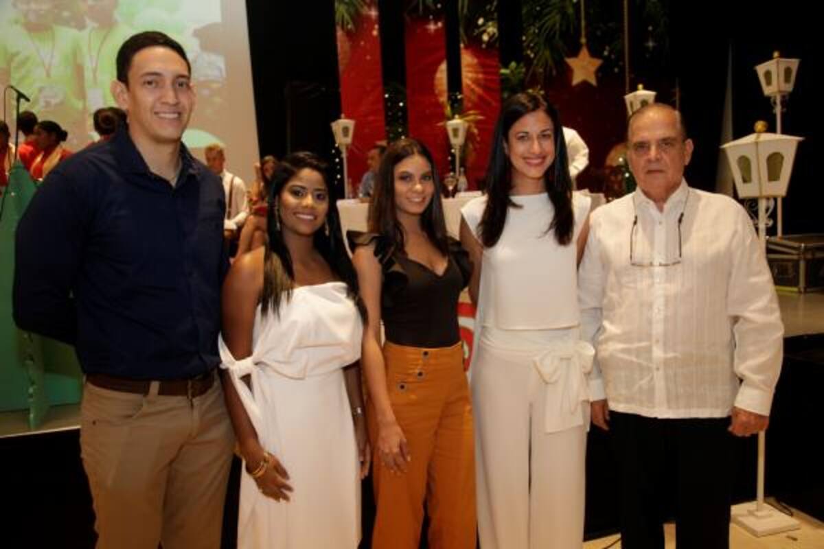 Carlos Bernate Hernández, Cindy Marimón, Laura Peralta, Michelle Riebeling y Mario Ramos.
