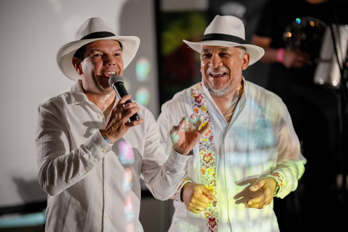 Recientemente Carlos Bohórquez grabó una nueva versión del tema '50', con el maestro Ivo Díaz (a la derecha), en honor a sus 50 años de vida.