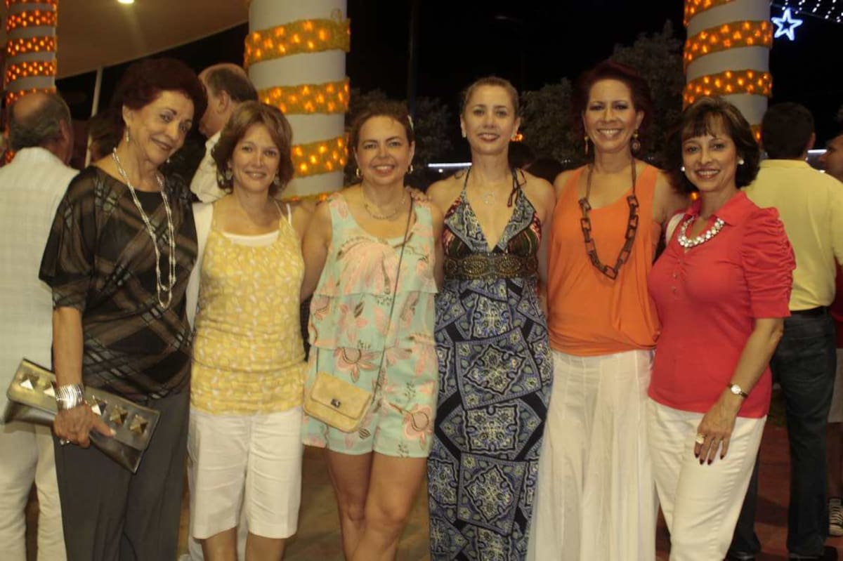 Thelma Méndez, Karina de Millán, Priscila Cabrales, Alicia Piñeres de Cepeda, Doris Calderón y Thelma García Méndez.