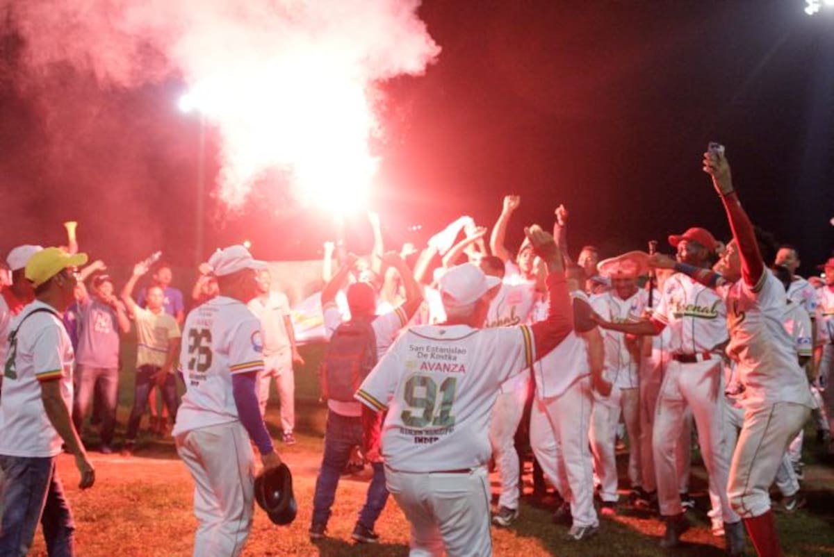Los Tigres de Arenal vencieron a Marialabaja 10-3 y se quedaron con el máximo trofeo. Nayib Gaviria