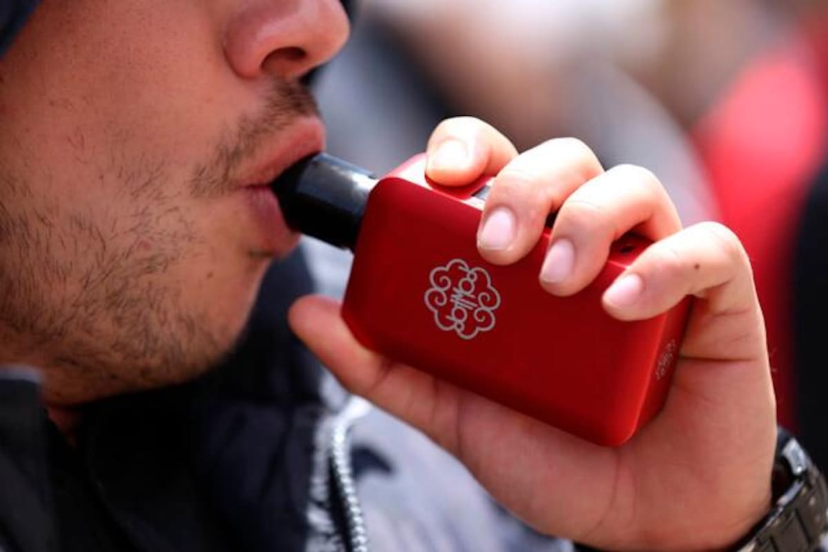 La peligrosa moda de los vapeadores: enfermedades que puede sufrir