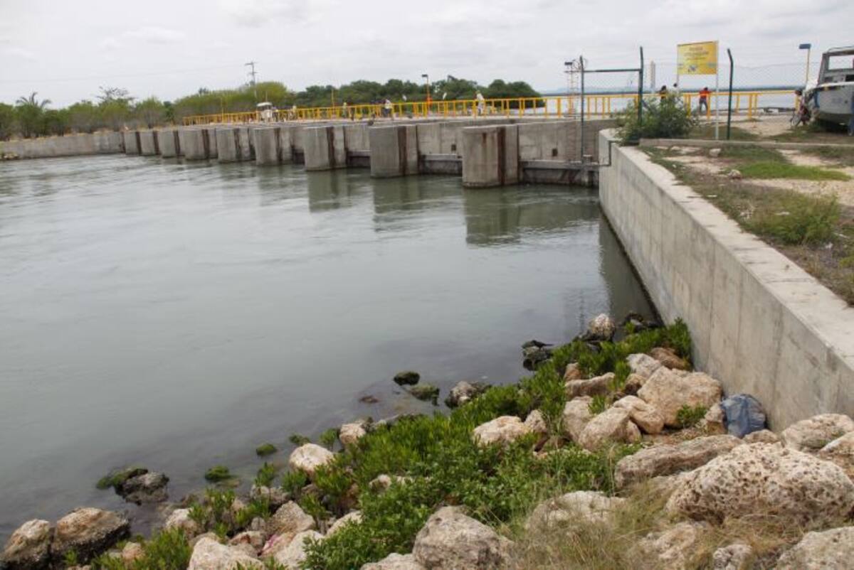 El Ministerio de Transporte de Colombia y el Gobierno de Holanda invirtieron $25 mil millones de dólares en la construcción de La Bocana. Lorena Henríquez Laborde