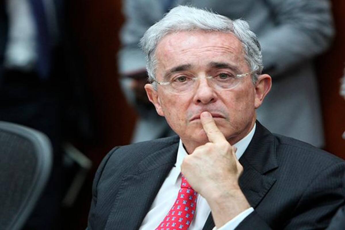 Con nuevas solicitudes, se retomó la audiencia de Álvaro Uribe