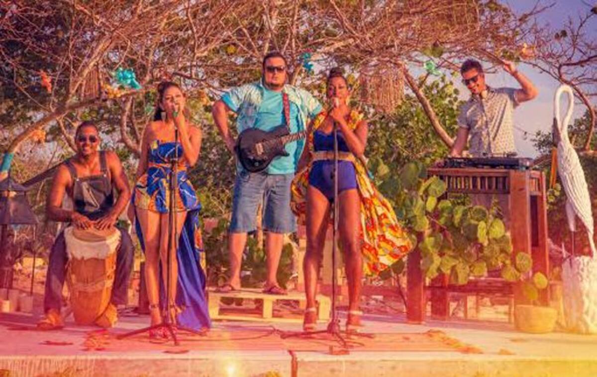 Zarys Falcón dirige este grupo Zarisamba que se lanza en Mercado Cultural del Caribe, en Ciudad Móvil, este sábado. Cortesía