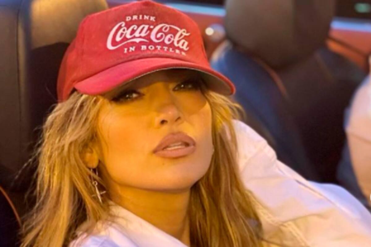 JLo y Rauw Alejandro ruedan un video clip en Miami Beach