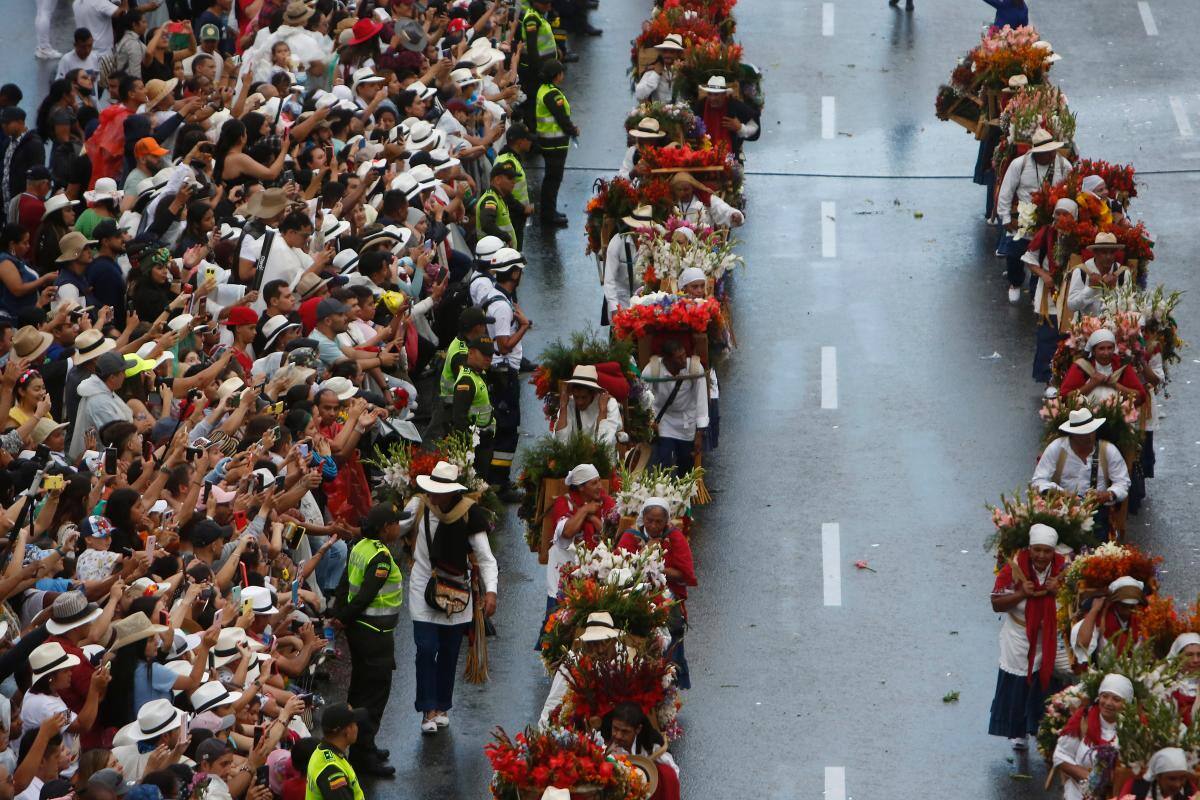 Edición 65 del Desfile de Silleteros de la Feria de las Flores, en Medellín. //EFE