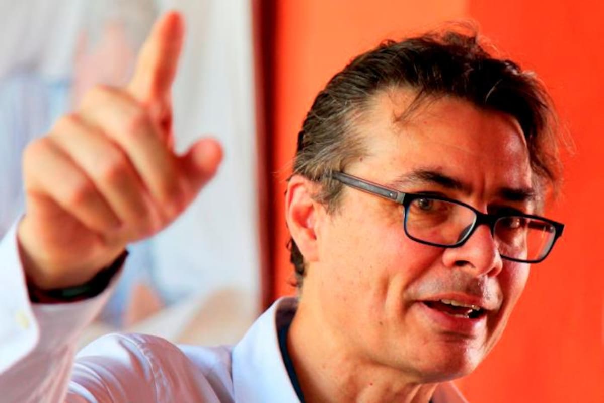 Alejandro Gaviria va por más de un millón de firmas para inscribir su candidatura
