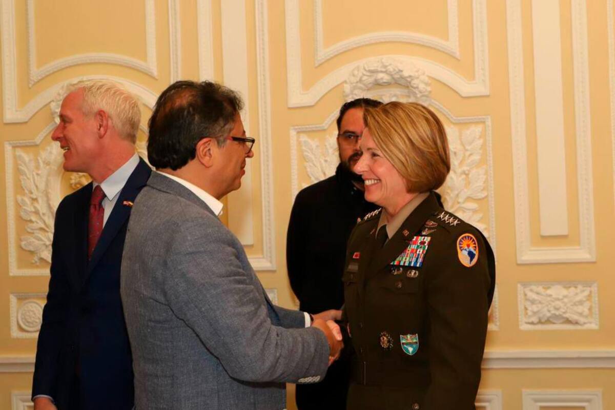 Petro se reúne con Laura Richardson, jefa del Comando Sur de EE. UU.