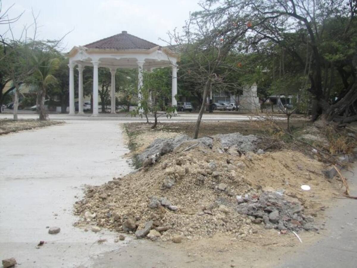 En el parque de Los Leones se realizan obras de restauración desde el mes de febrero hasta la fecha las obras no se han concluido. ANTONIO CANCHILA GARCÍA - ELUNIVERSAL.COM.CO