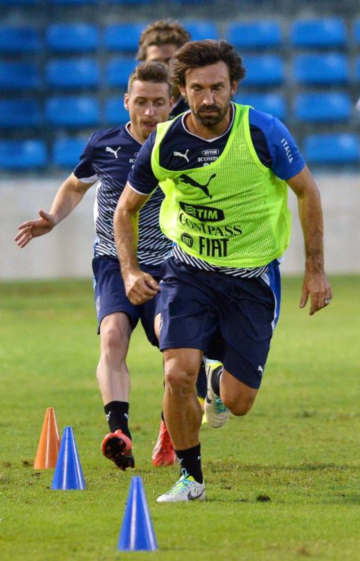 Andrea Pirlo entrenando junto a su equipo. AFP VINCENZO PINTO