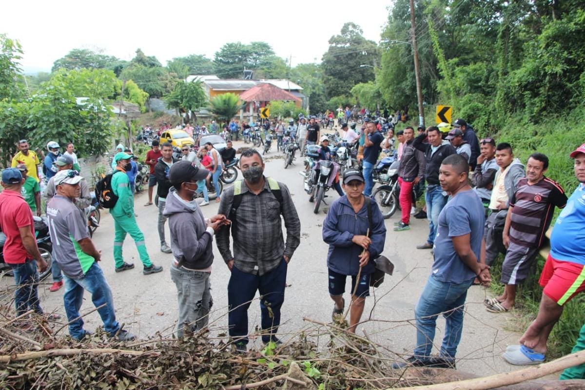 Cerrito de la Palma protesta por mal estado de la vía a Sincelejo