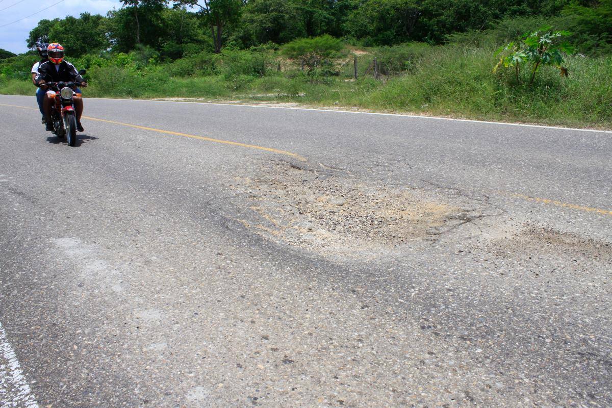 A la Ruta 90 se la tragan los huecos