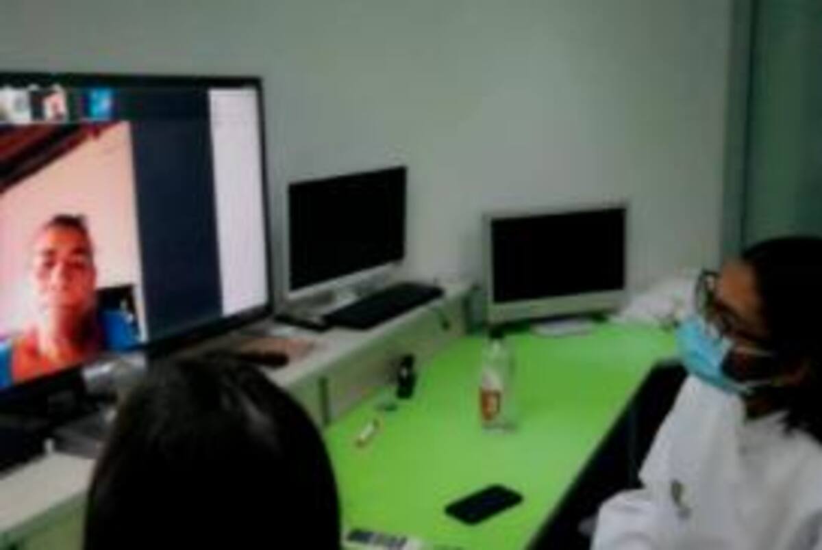 El programa de vistas virtuales cuenta con un grupo interdisciplinario de profesionales que hacen posible la programación y la realización de la cita. Foto: cortesía