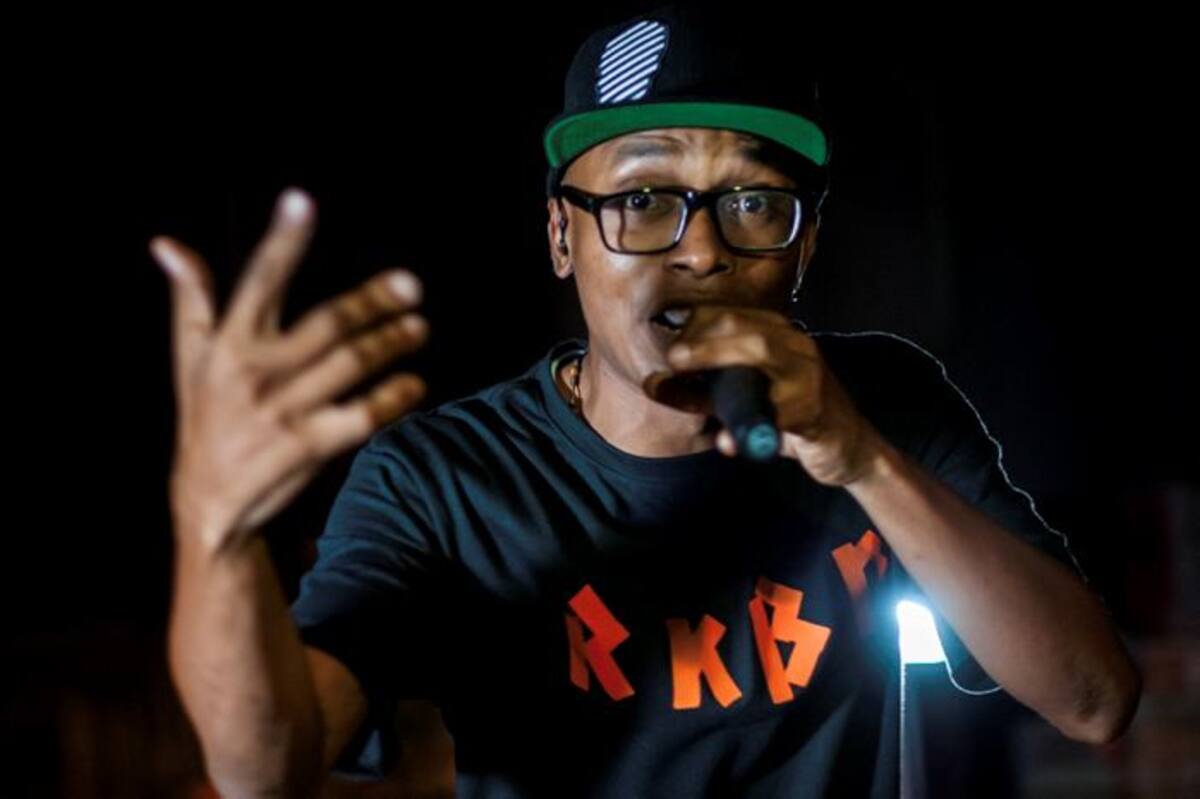 El 22 de Junio 'Play' se presentará en Bogotá junto a ‘La Pacifican Power’ y 29 de junio continuará en Cali con la gira promocional de su primer álbum ‘Lírica Satírica’ Juan David Duque