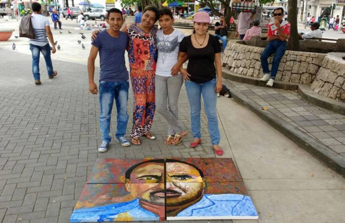 Los estudiantes de Artes Plásticas II de la Escuela de Bellas Artes pintaron la obra integrada por 4 piezas. Cortesía.