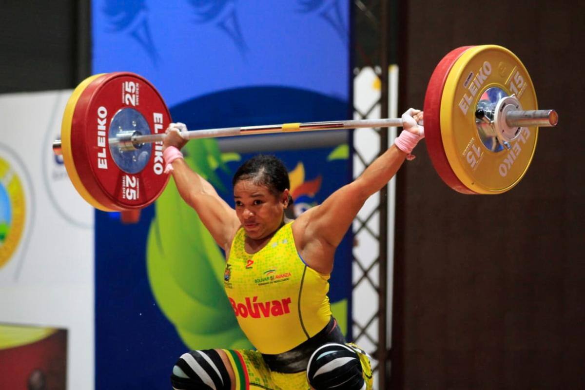 Mercedes Pérez logró medalla de plata en pesas