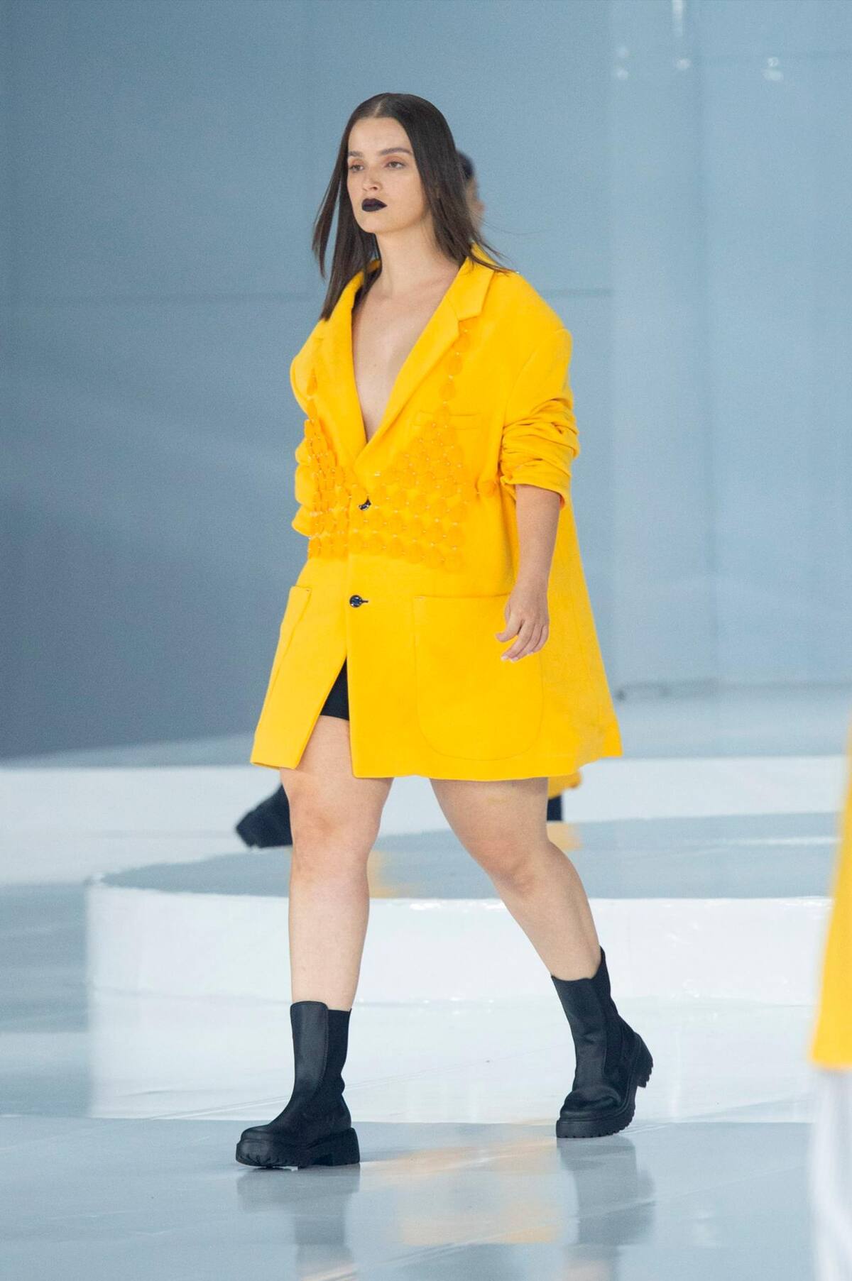Uno de los atuendos diseñados en colaboración con Maluma.//Foto: Inexmoda.