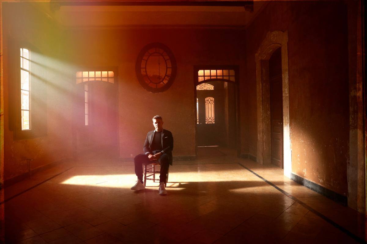 Alejandro Sanz estrena gira y video de “Iba”