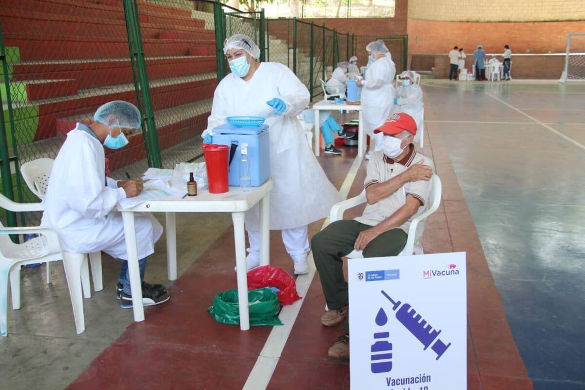 Asignan 7.020 dosis de vacuna Pfizer a Sucre para mayores de 65 años