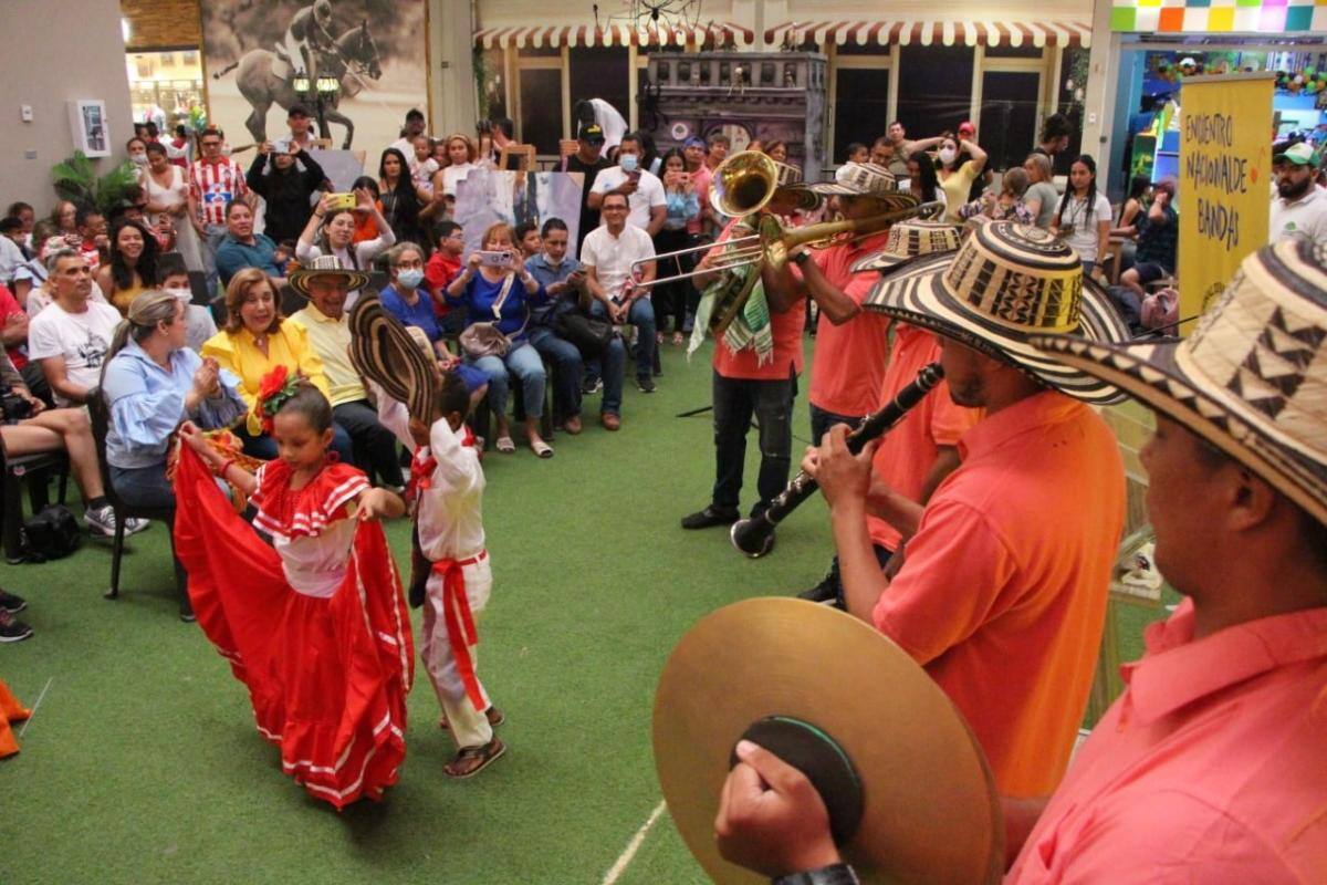 Los niños disfrutaron en al son de porros y fandangos. // Cortesía.