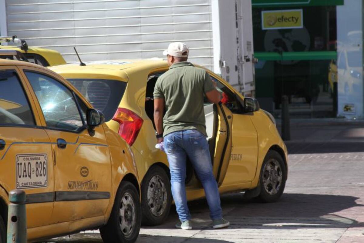 Los taxistas dicen que deben recibir más apoyo de las autoridades locales. Archivo.