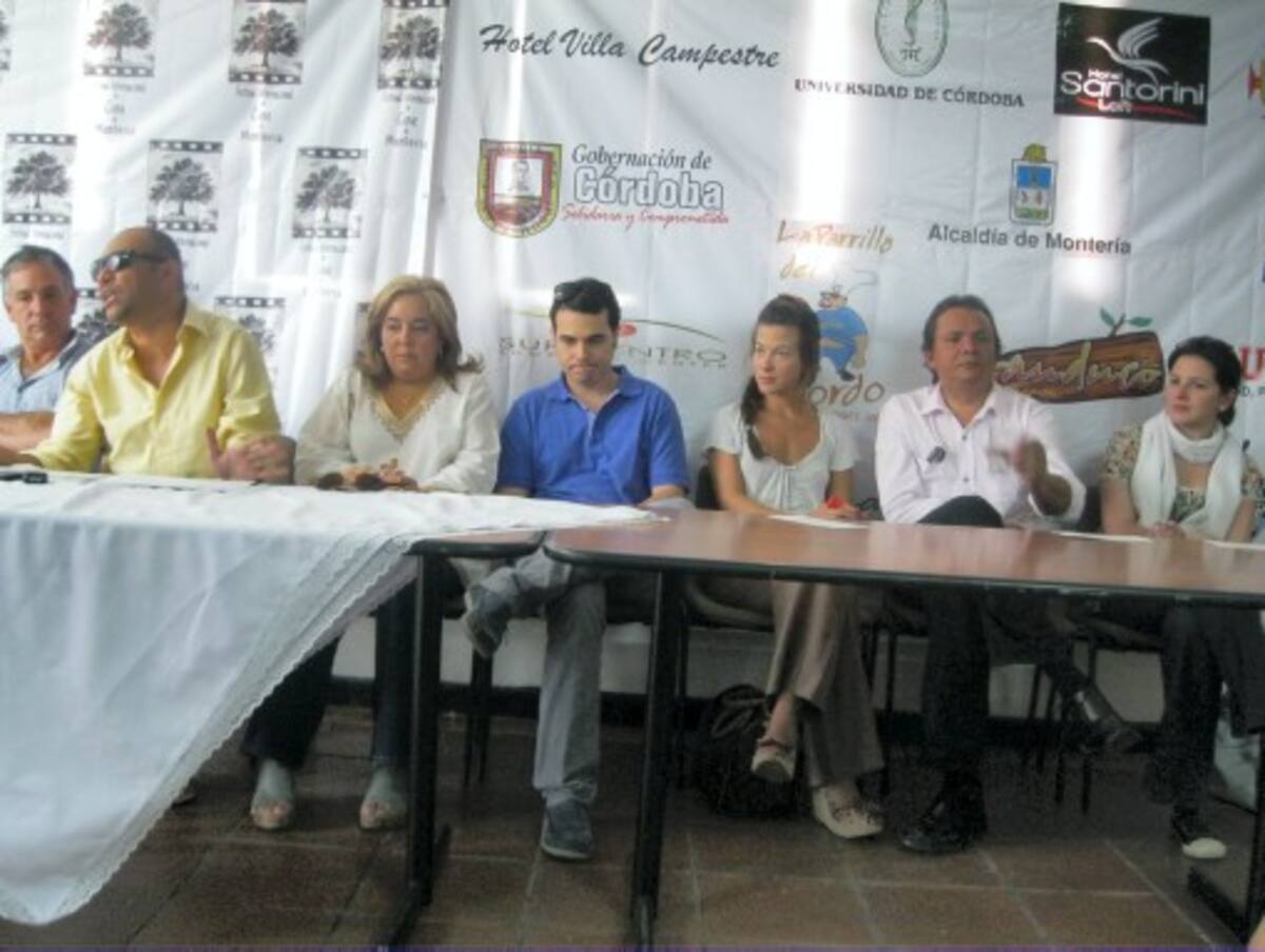 Directores, actores y productores de cine en el lanzamiento del Festival Internacional de Cine en Montería.