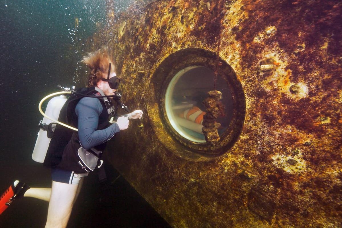 Investigador vivirá 100 días bajo el agua, con fines científicos