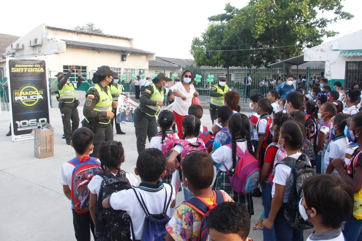 Alerta por venta de drogas fuera de colegios en Cartagena