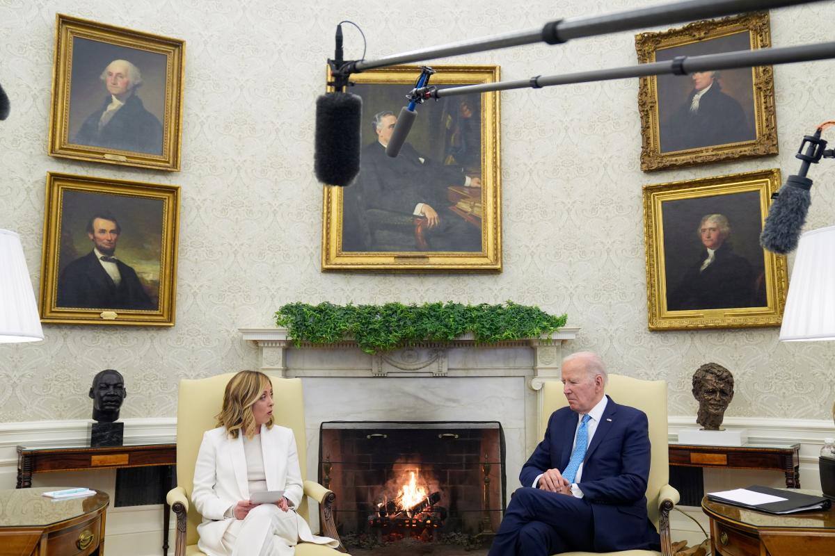 Biden anuncia que EE. UU. arrojará ayuda humanitaria desde el aire sobre Gaza